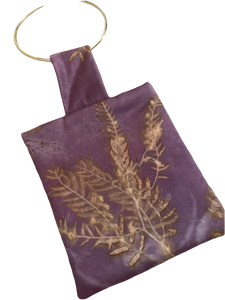 Bolso de seda con aro