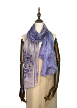 Cargar imagen en el visor de la galería, Pañuelo de seda